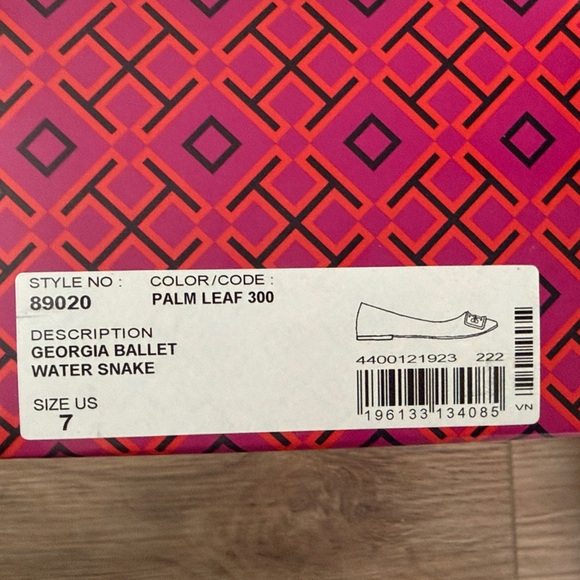 Tory Burch Georgia Ballet Flats in Palm Leaf with Logo Accent Size 7 - Picture 7 of 9